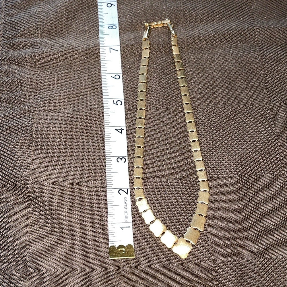 Monet vintage gold tone statement necklace - Picture 8 of 8
